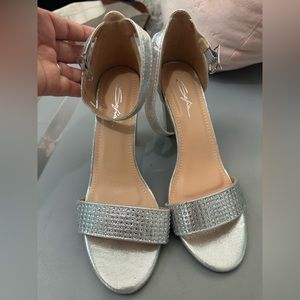 Silver hi-heels